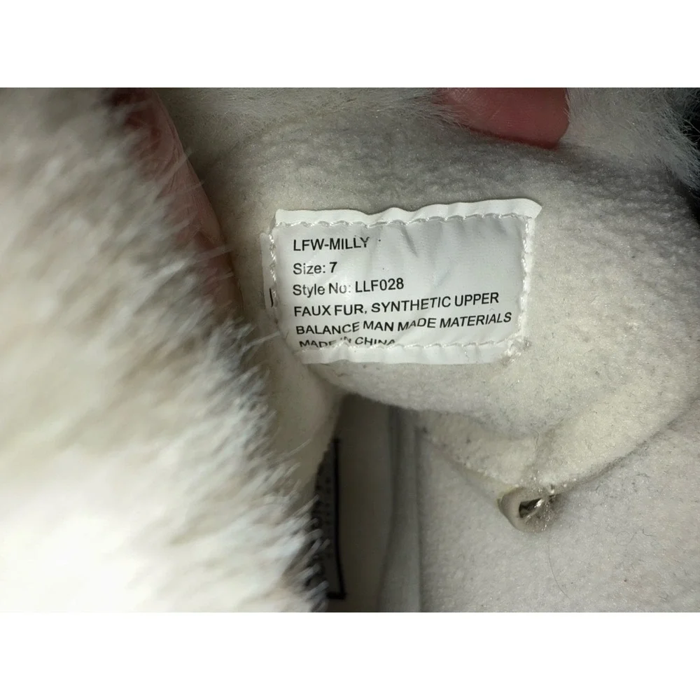 London Fog Winter‎ White Boots Ladies  Size 7, Style: Milly
